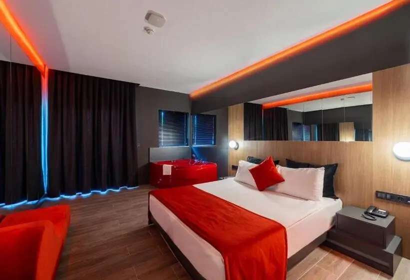 Standard Room with Hot Tub