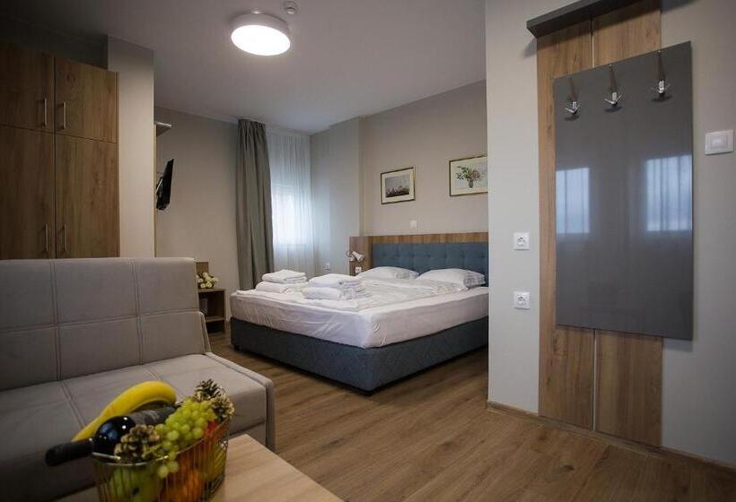 高级工作室, Aquasun Family