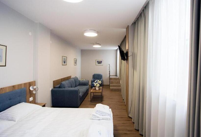 标准工作室带阳台, Aquasun Family