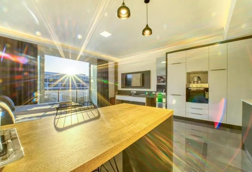 استودیوی استاندارد, Courtyard Long Beach Holiday Resort