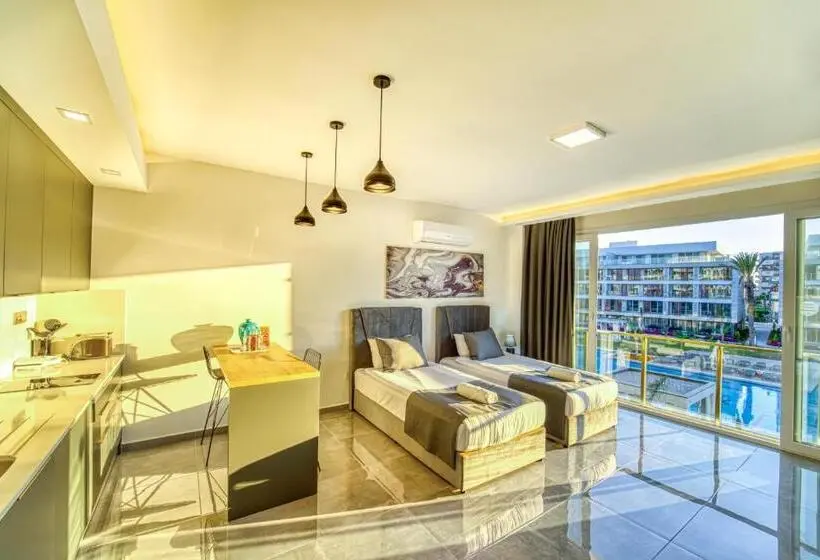 استودیو استاندارد با چشمانداز استخر, Courtyard Long Beach Holiday Resort