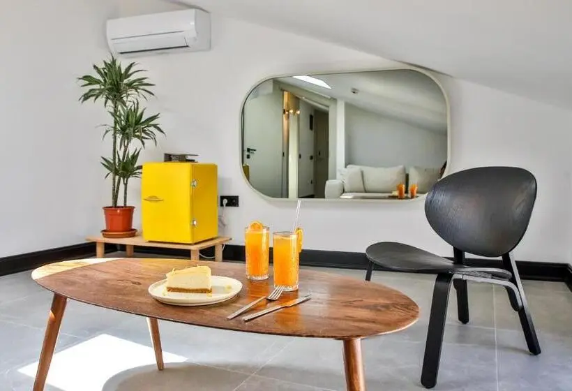 Habitació Triple Economy, Luff Suites