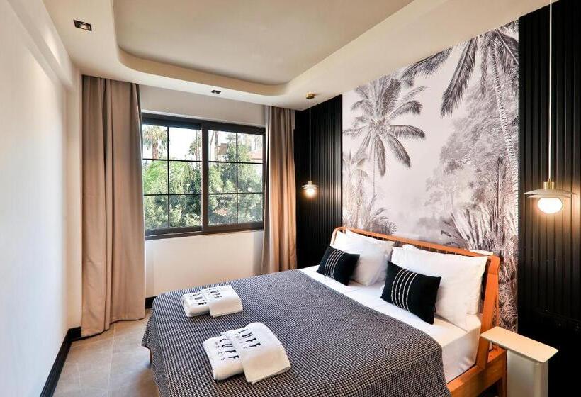 سوئیت با بالکن, Luff Suites