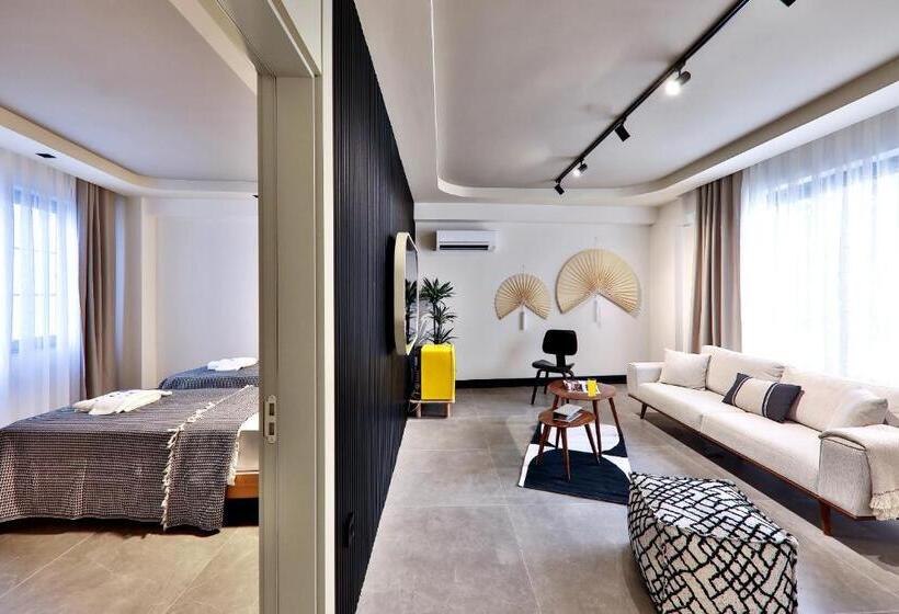 سوییت سوپریور, Luff Suites