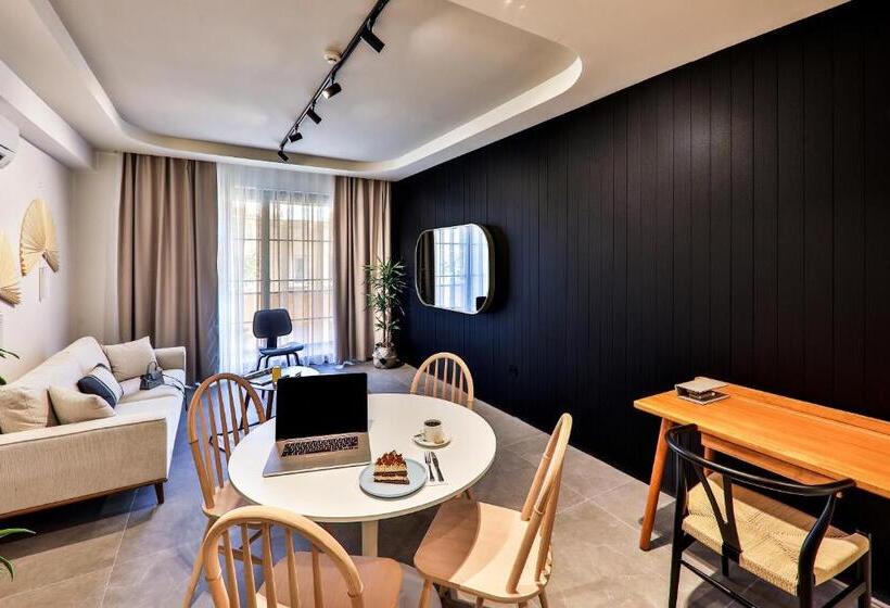 سوئیت 2 خوابه, Luff Suites