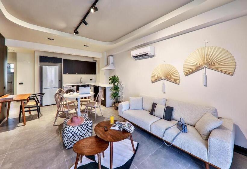 سوئیت 2 خوابه, Luff Suites