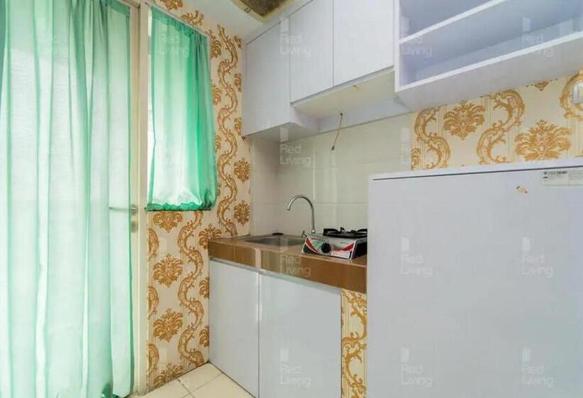 Номер Стандарт, Redliving Apartemen Green Lake View Ciputat   Farida Property Tower E