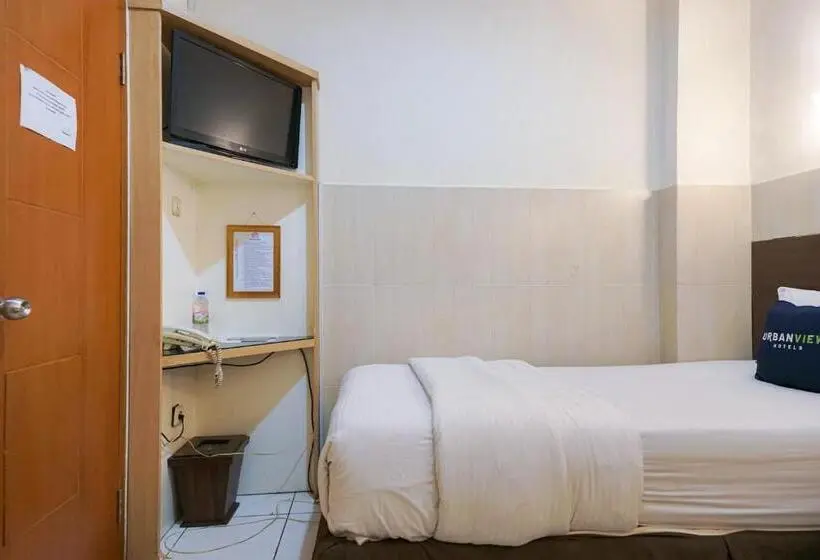 シングルデラックスルーム, Urbanview Hotel 58 Bintaro By Reddoorz