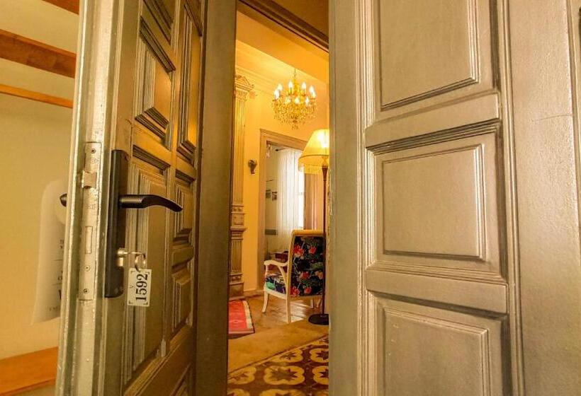 豪华海景房带阳台, Variante