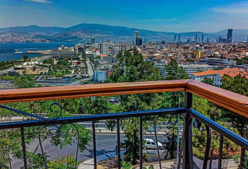 带海景的复工套房, Variante