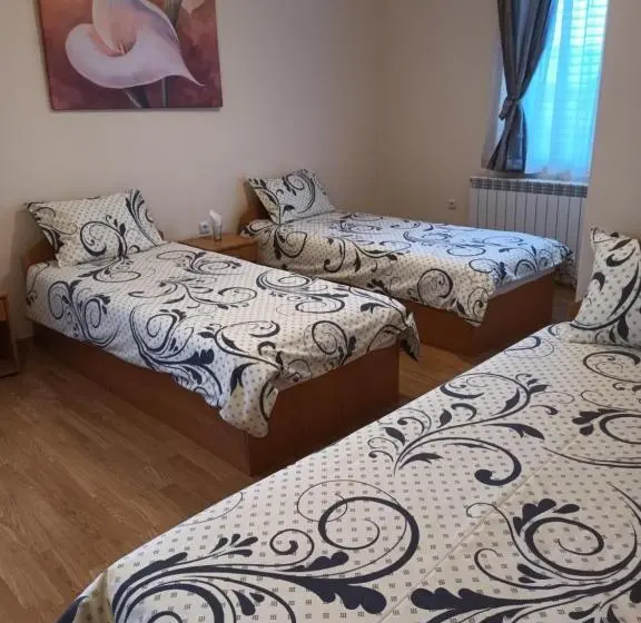 اتاق استاندارد سه نفره, Guest Rooms Bansko