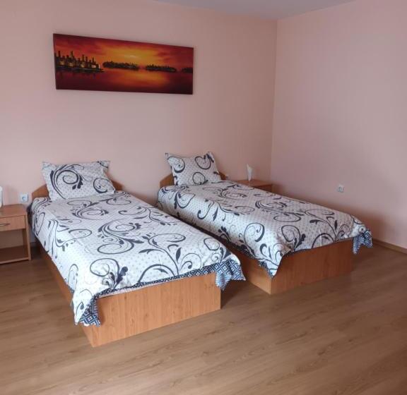 Четырехместный Номер Стандарт, Guest Rooms Bansko