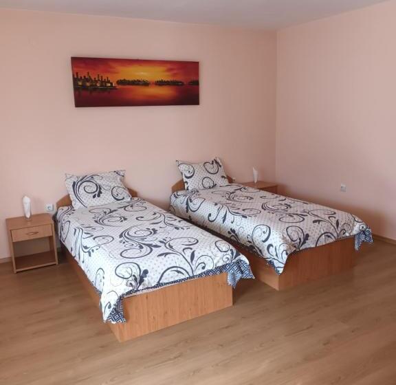 Quarto Quádruplo Estandar, Guest Rooms Bansko