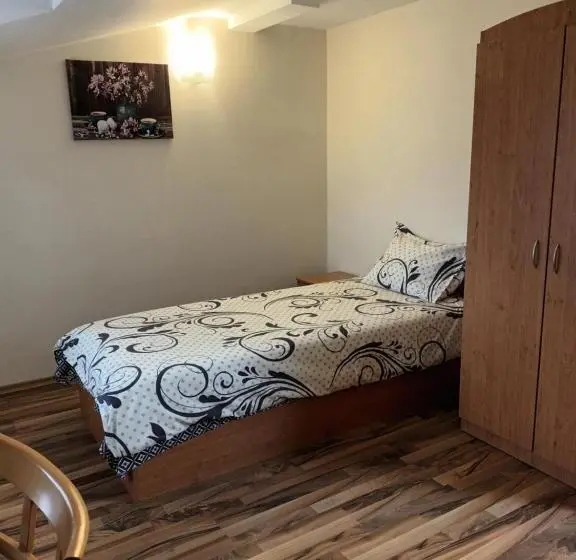 اتاق استاندارد با سرویس بهداشتی مشترک, Guest Rooms Bansko