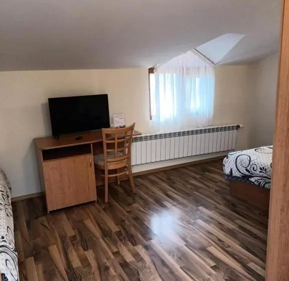 اتاق استاندارد با سرویس بهداشتی مشترک, Guest Rooms Bansko