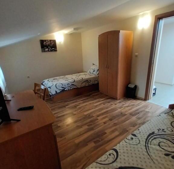 带共用浴室的标准房间, Guest Rooms Bansko