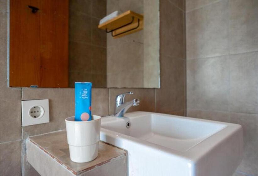 Люкс, Sans Hotel Ekkon Yogyakarta By Reddoorz