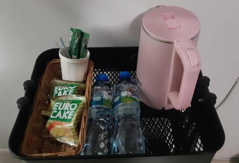 اتاق لوکس با بالکن, Sleepy And Homey Don Mueang Airport Hostel