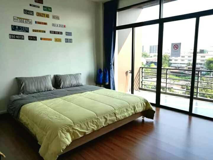 اتاق لوکس با بالکن, Sleepy And Homey Don Mueang Airport Hostel