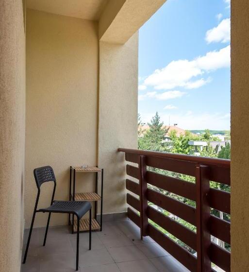 آپارتمان 1 خوابه با بالکن, Symple Apartments