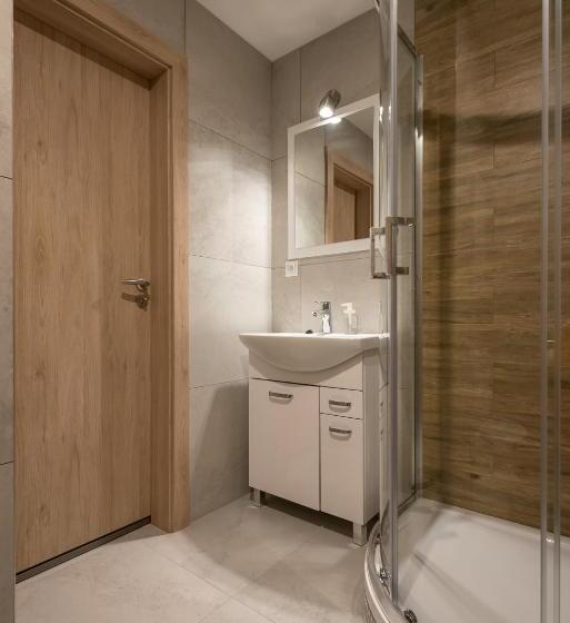 آپارتمان 1 خوابه با بالکن, Symple Apartments