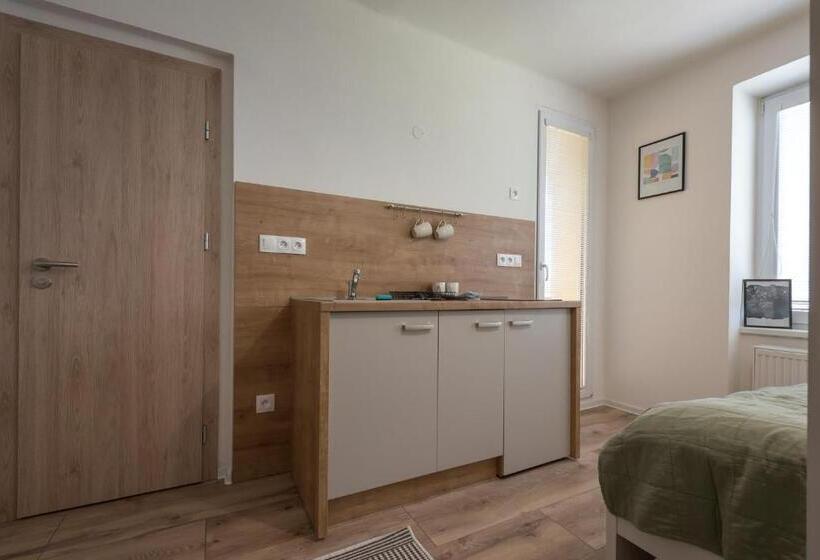 آپارتمان 1 خوابه با بالکن, Symple Apartments