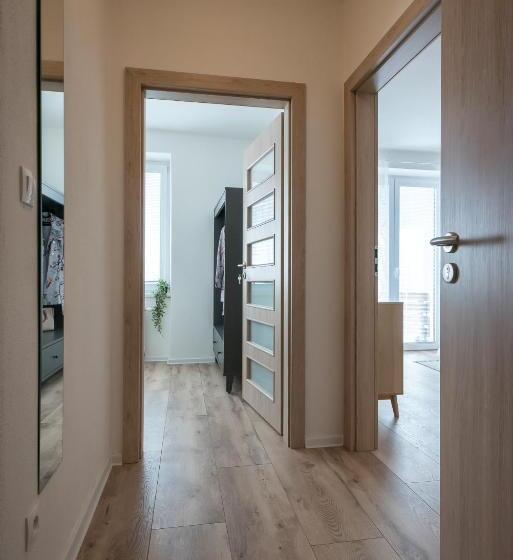 اتاق استاندارد با بالکن, Symple Apartments