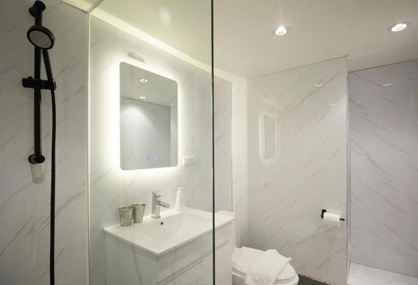 استودیوی استاندارد, 小所在 Urban Abode 所在行旅