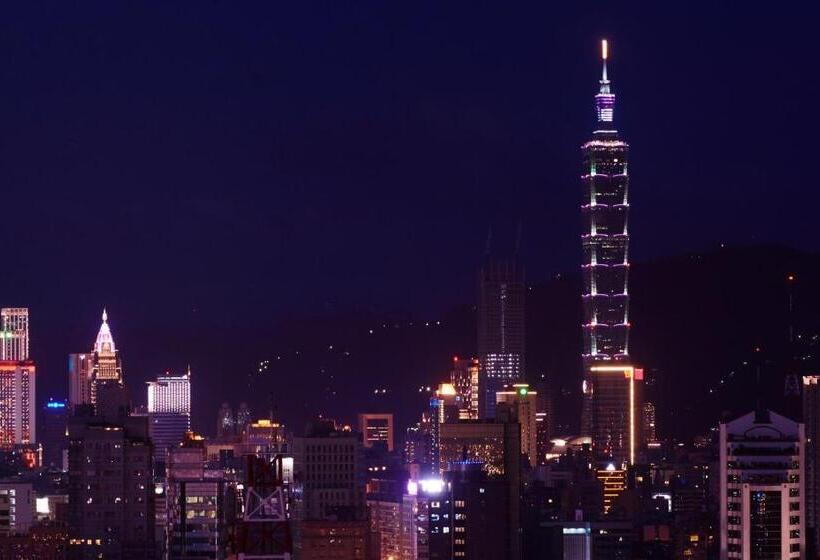 سوییت جونیور با بالکن, 小所在 Urban Abode 所在行旅