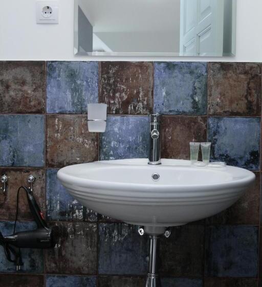 סוויטה משפחתית, Chayka Home