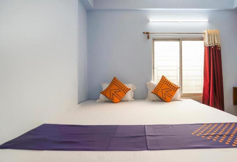 اتاق کلاسیک سه تخته, Spot On Silver Green