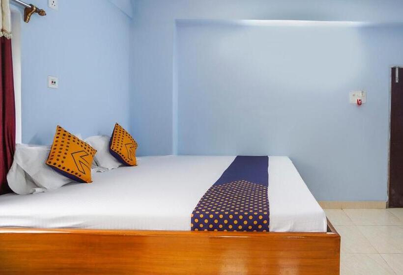 اتاق کلاسیک سه تخته, Spot On Silver Green