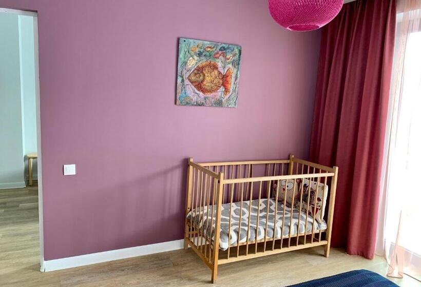 جناح عائلي, Vardeni Guesthouse