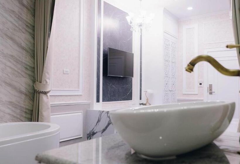 디럭스 룸, Varimantra