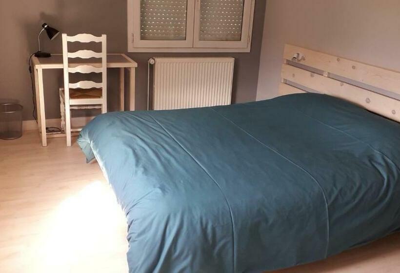 غرفة عائلية, Chez Madgi Et Jean Mi