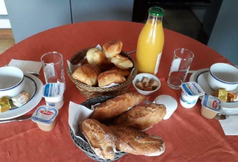 Семейный Номер, Chez Madgi Et Jean Mi