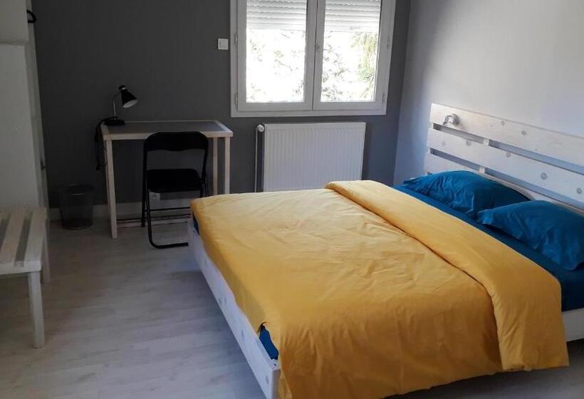 غرفة عائلية, Chez Madgi Et Jean Mi