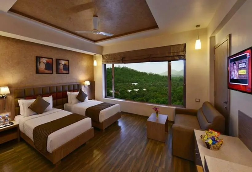 デラックスルーム, Sarovar Portico Sasangir