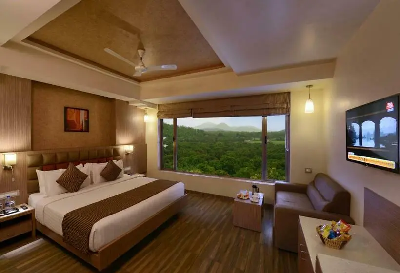 デラックスルーム, Sarovar Portico Sasangir