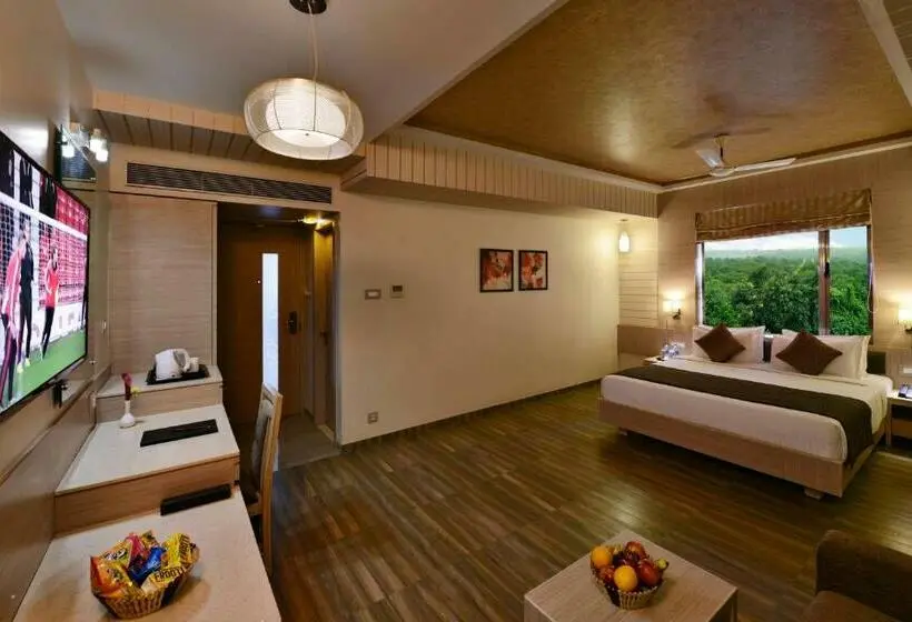 デラックスルーム, Sarovar Portico Sasangir