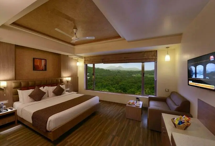 デラックスルーム, Sarovar Portico Sasangir
