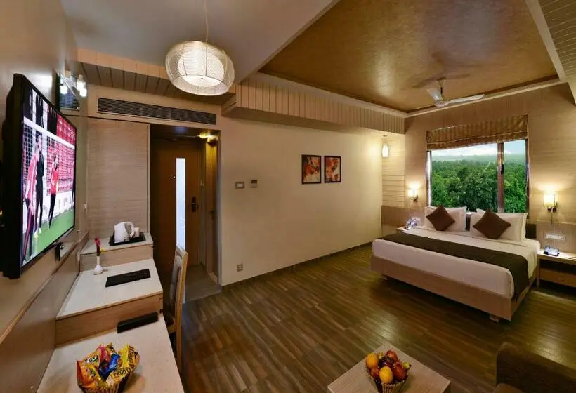 スタンダードスタジオ, Sarovar Portico Sasangir