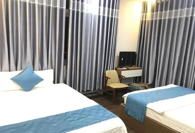 اتاق استاندارد چهارنفره با بالکن, Thanh Binh Hotel Con Dao