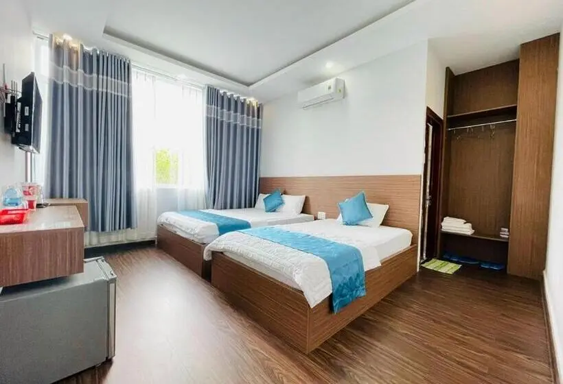 اتاق استاندارد چهارنفره با بالکن, Thanh Binh Hotel Con Dao