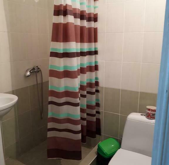 غرفة قياسية, Gostynnyi Dvir