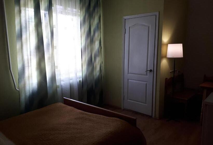 اتاق استاندارد, Gostynnyi Dvir