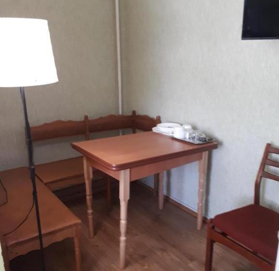 اتاق استاندارد, Gostynnyi Dvir