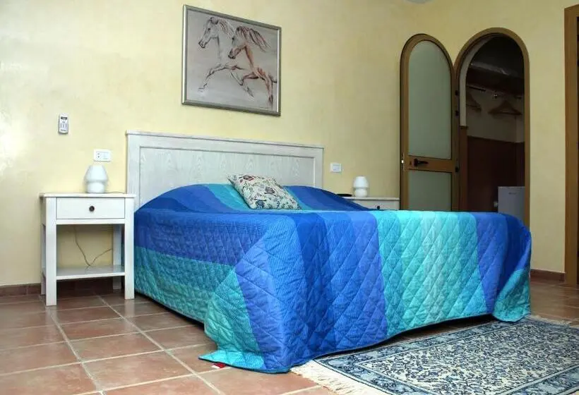 اتاق لوکس با چشم‌انداز دریا, Casa Mia