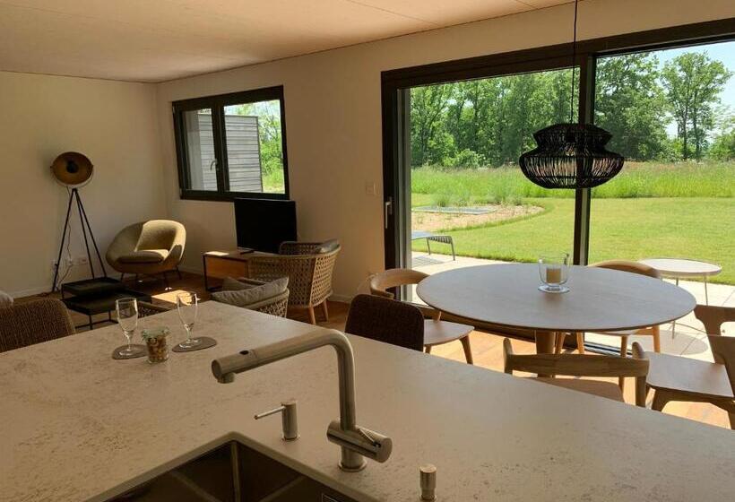 דירת חדר בקומת קרקע, Lodge Glardons