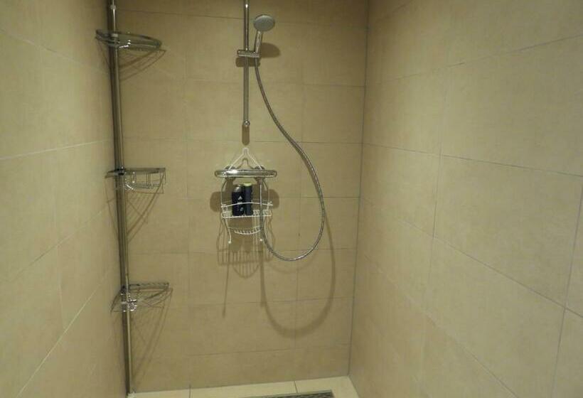 标准间, Romala's Home